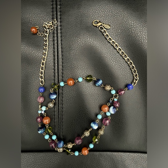 Two piece set 2028 beaded necklace and matching earrings - Picture 7 of 10